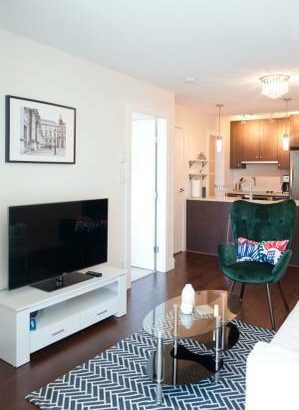 Yaletown – Furnished 1 Bedroom, 1 Den, 1 Solarium, 1 Parking