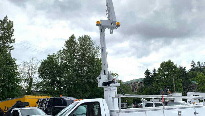 2008 FORD F550 – 42FT ARTICULATED BUCKET TRUCK *VERSALIFT BOOM*