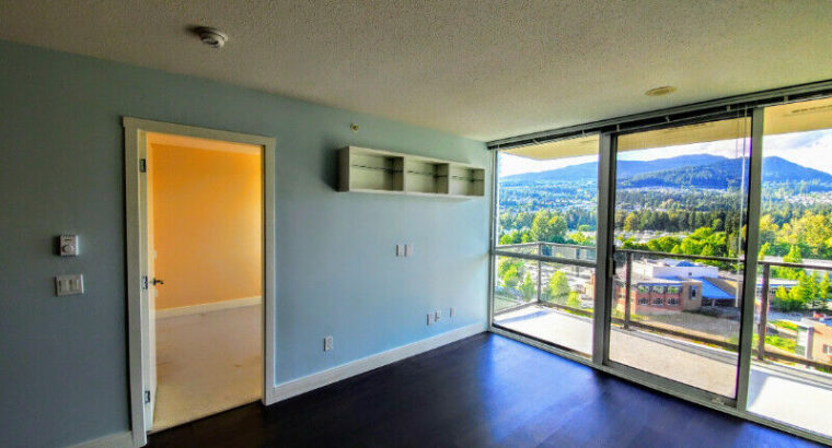 LOCATION! 1 Bed + Den 644ft-5-min walk to Skytrain/Coquitlam Ctr