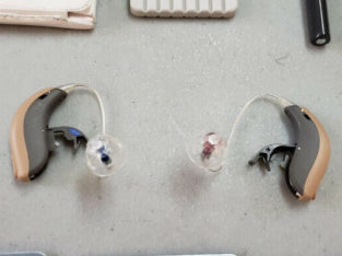 Hearing Aide Complete Kit.