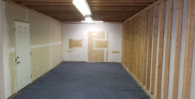 44 o Sqf storage area in Richmond east area