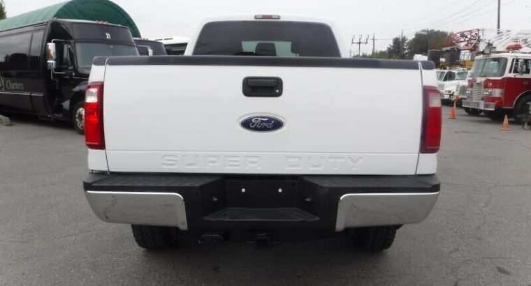 2013 Ford F-350 Sd XLT Crew Cab 8 Foot Long Box 4WD