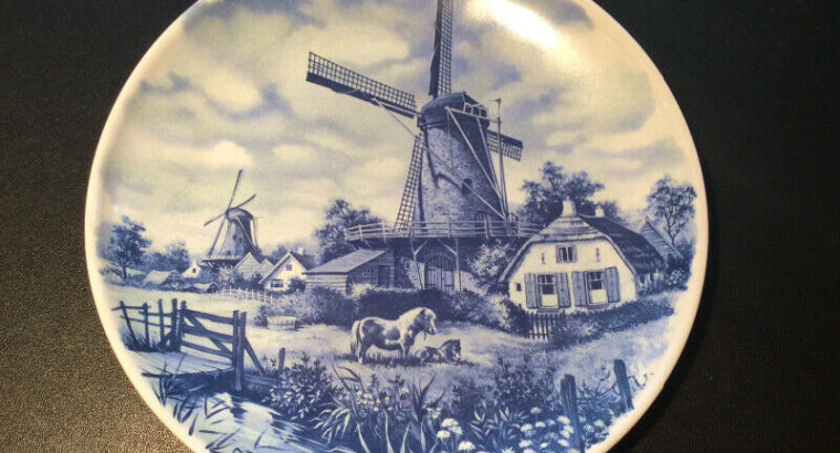 Hand Decorated in Holland | 7” Collector Plate