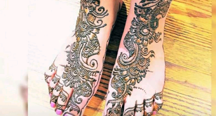 Henna artist