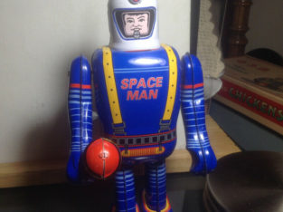 Wind Up Space Man Robot Tin Toy In Works Condition