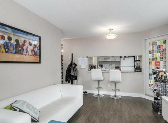 Furnished Corner Unit in a Prime Downtown Location