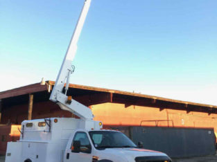 2008 FORD F450 34FT BUCKET TRUCK W/FIBER SPLICING WORK AREA