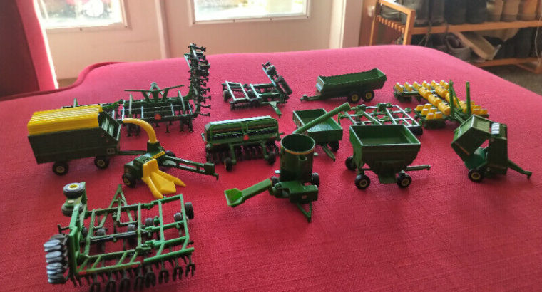 John Deere 1/64 ERTL Toy Tractor Collection