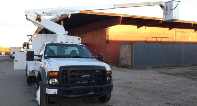 2008 FORD F450 34FT BUCKET TRUCK W/FIBER SPLICING WORK AREA