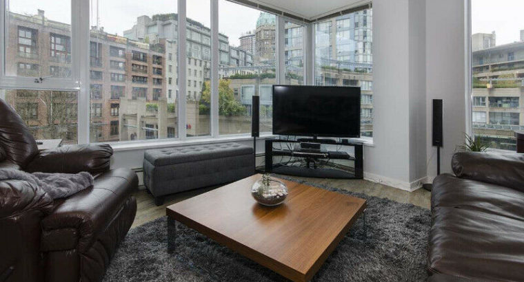 Beautifully Updated 2 Bedroom Corner Unit