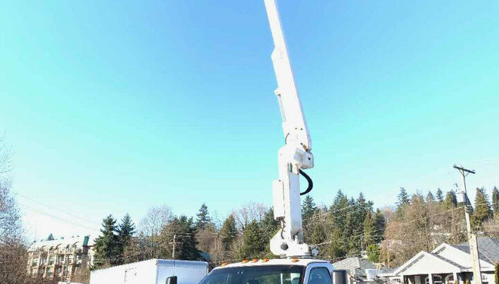 2009 GMC C5500 – 40FT BUCKET TRUCK *ARTICULATED* DURAMAX DIESEL