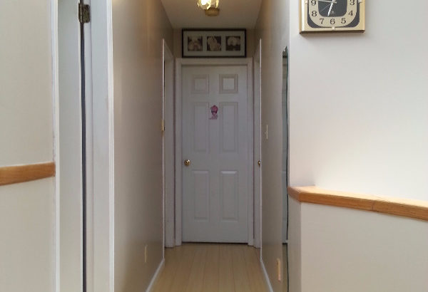 Move in today-Small bedroom Close to Nanaimo Sky-train (F)