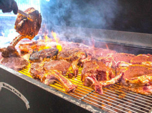 BBQ SERVICE FOR YOUR PARTY/JUICY BBQ/ CHARCOAL BBQ