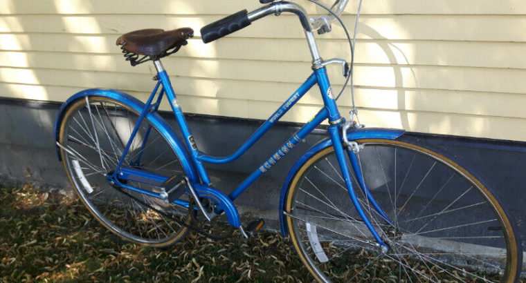 Old Vintage 1980’s Ladies Schwinn World Tourist Step Thru Bike