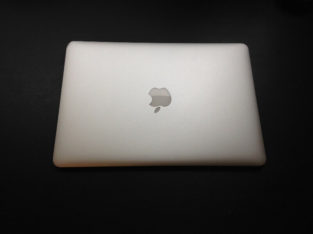 2015 MacBook Air 13″ (Excellent Condition)