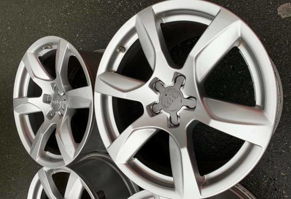 Stunning – Genuine Factory OEM Audi R8 18″ rims in exc condition