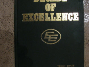** Decade of Excellence E E Edmonton Eskimos 1980 Rare Book **