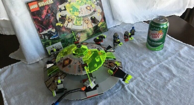 Lego set 6975 UFO Alien Avenger