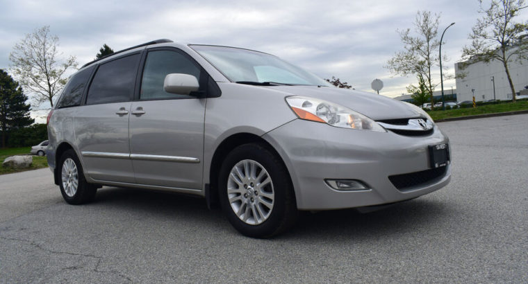 2010 Toyota Sienna XLE LIMITED 3.5L V6 – 7 Passenger!