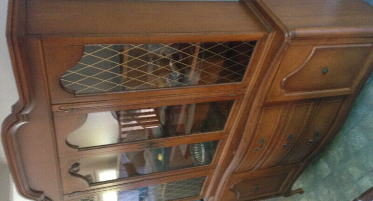 Antique cabinet / hutch