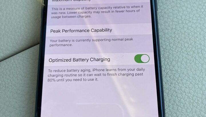 iPhone XS space grey 64 gb // 99% Battery health