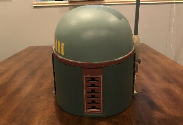 BOBA FETT HELMET EMITS VOICE DIALOGUE