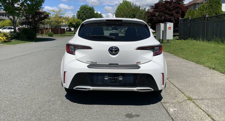 2019 Toyota Corolla SE hatchback $14,300