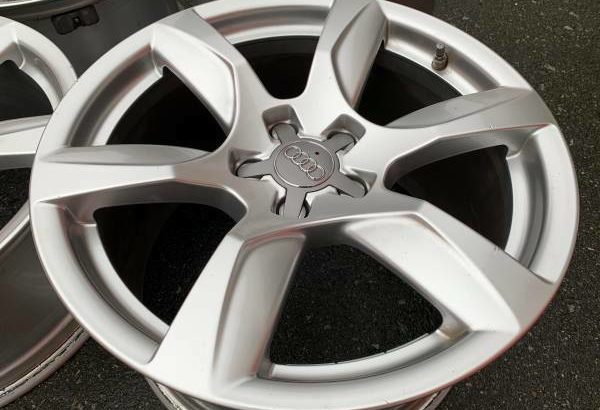 Stunning – Genuine Factory OEM Audi R8 18″ rims in exc condition