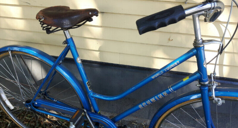 Old Vintage 1980’s Ladies Schwinn World Tourist Step Thru Bike