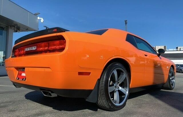 2014 Dodge Challenger SRT 6.4L HEMI 6SPD MANUAL NAVI SUNROOF 44K