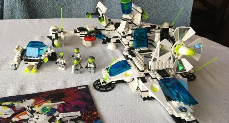 Lego set 6982 Exploriens Starship