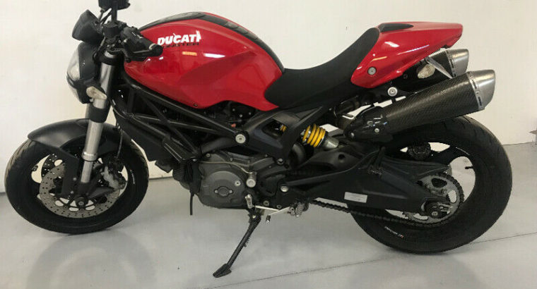 2009 Red Ducati Monster 696