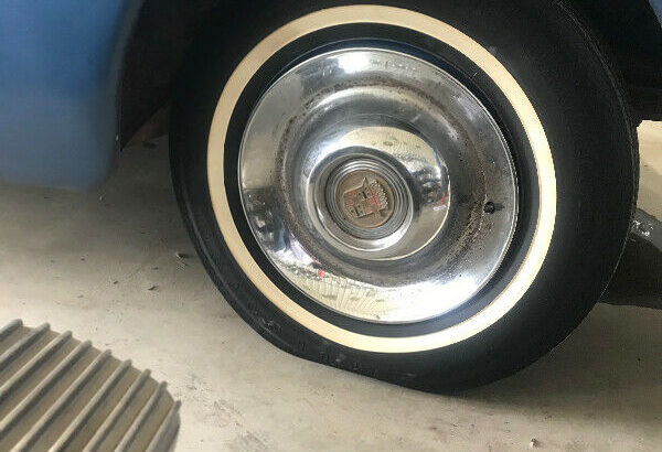 Wanted: Wanted hubcaps Cadillac Lincoln monarch