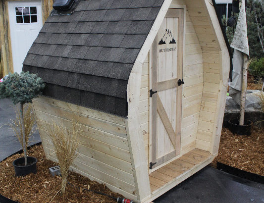 Outhouse – Cabin style