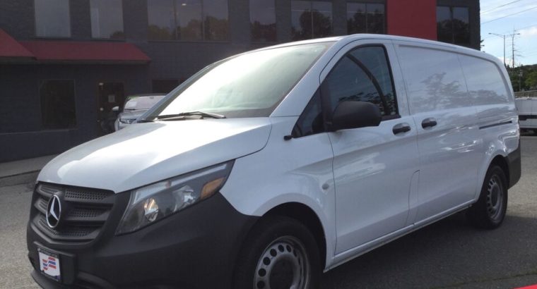 2014 FORD E-250 3/4 TON BULKHEAD CARGO VAN