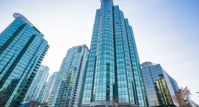 Coal Harbour 1 Bedroom Condo Den, Parking, & Storage, Pool, Gym