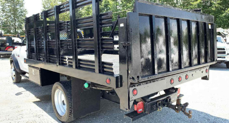 2011 Dodge Ram 5500 – 12FT FLAT BED TRUCK W/ TOMMY GATE + CRANE