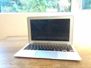 Apple MacBook Air 11.6″ (Early 2014) / Intel-Core i5 / 4GB RAM