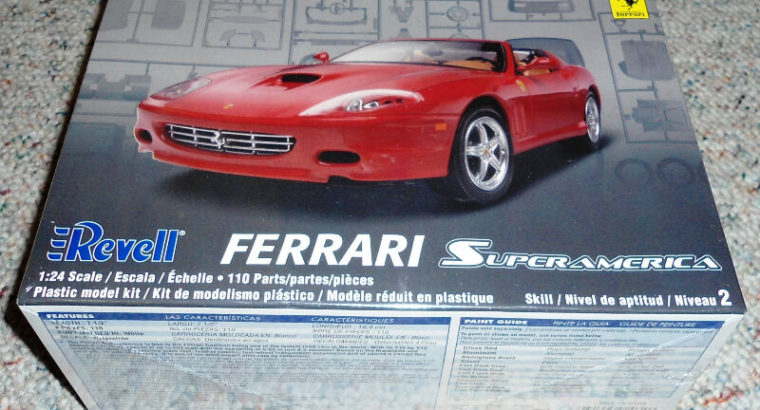 Revell 1/24 Ferrari Superamerica
