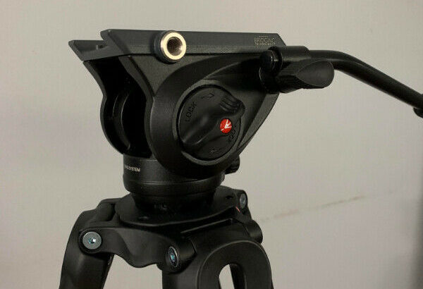 Manfrotto MVH500A Fluid Drag Video Head + MVT502AM Tripod