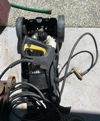 Pressure washer for parts