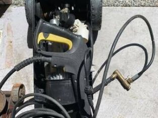 Pressure washer for parts