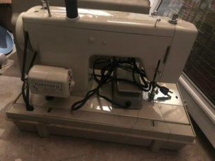 Sewing machine with Case