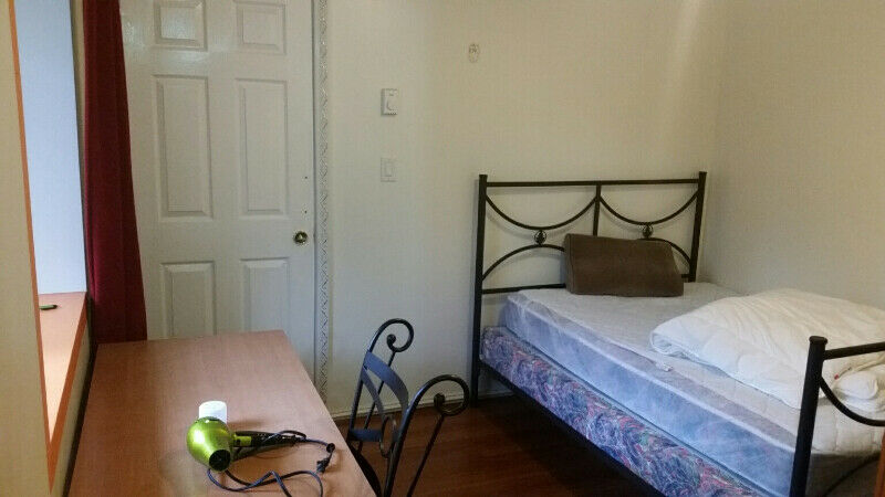 room with private bathroom in north Burnaby close to SFU