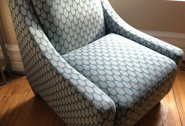 Custom La-Z-boy Avenue Chair RRP $1,579 accent furniture decor