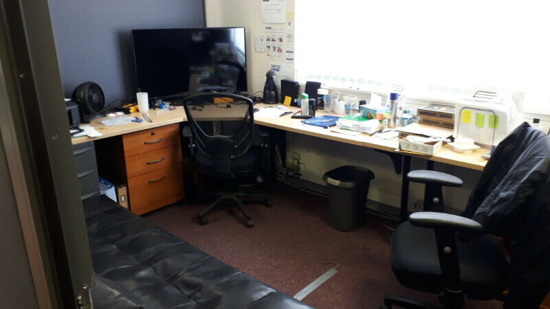 2nd Floor Furnished Office – 950 Sq Ft