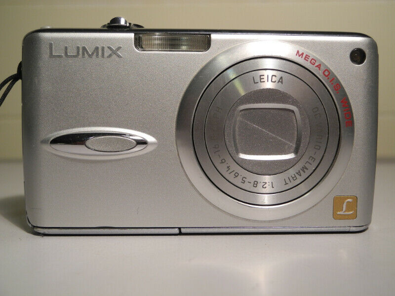 Panasonic Lumix DMC-FX01 Digital Camera