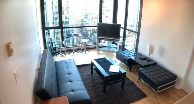 Downtown ROOMS to rent – Females ONLY