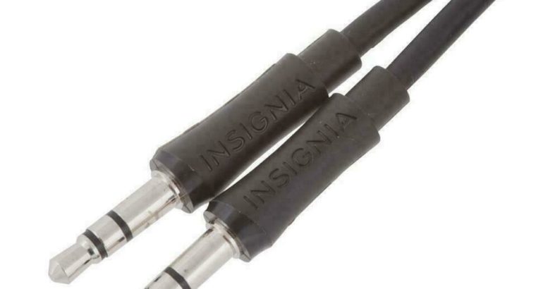 Insignia NS-MP3AX-C 1.8m (6 ft.) 3.5mm Audio Cable (Open Box)